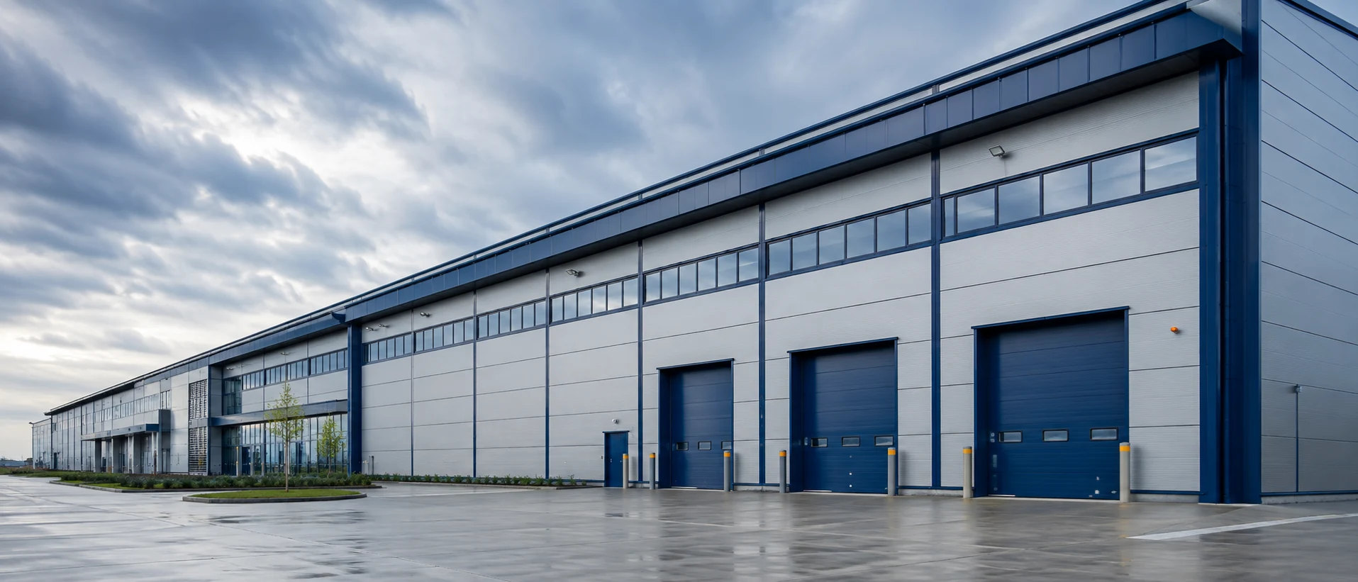 Modern pre-engineered steel industrial building